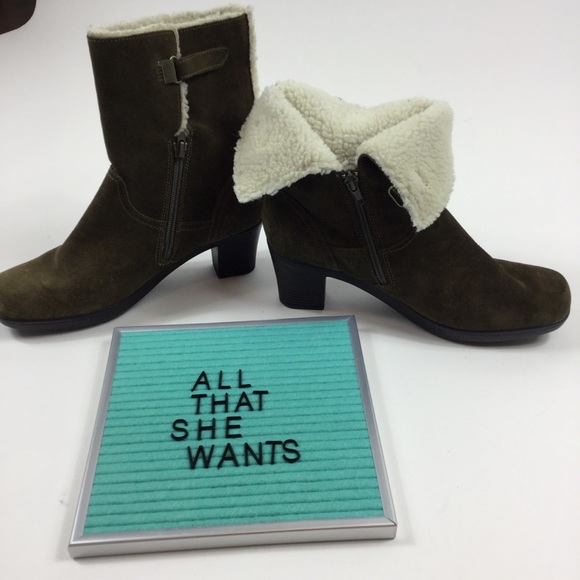 clarks bendables boots suede